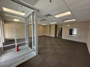 115-237 Irving Park Rd, Streamwood, IL for lease Interior Photo- Image 2 of 14