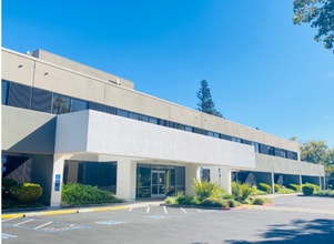 350 Oakmead Pky, Sunnyvale, CA for lease Building Photo- Image 2 of 3