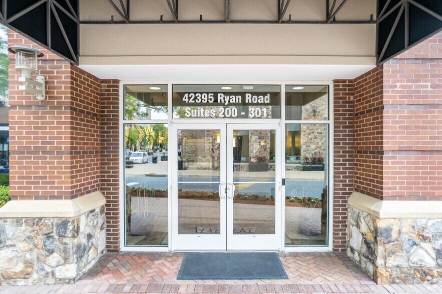 42385-42395 Ryan Rd, Brambleton, VA à louer - Photo du bâtiment - Image 3 de 14