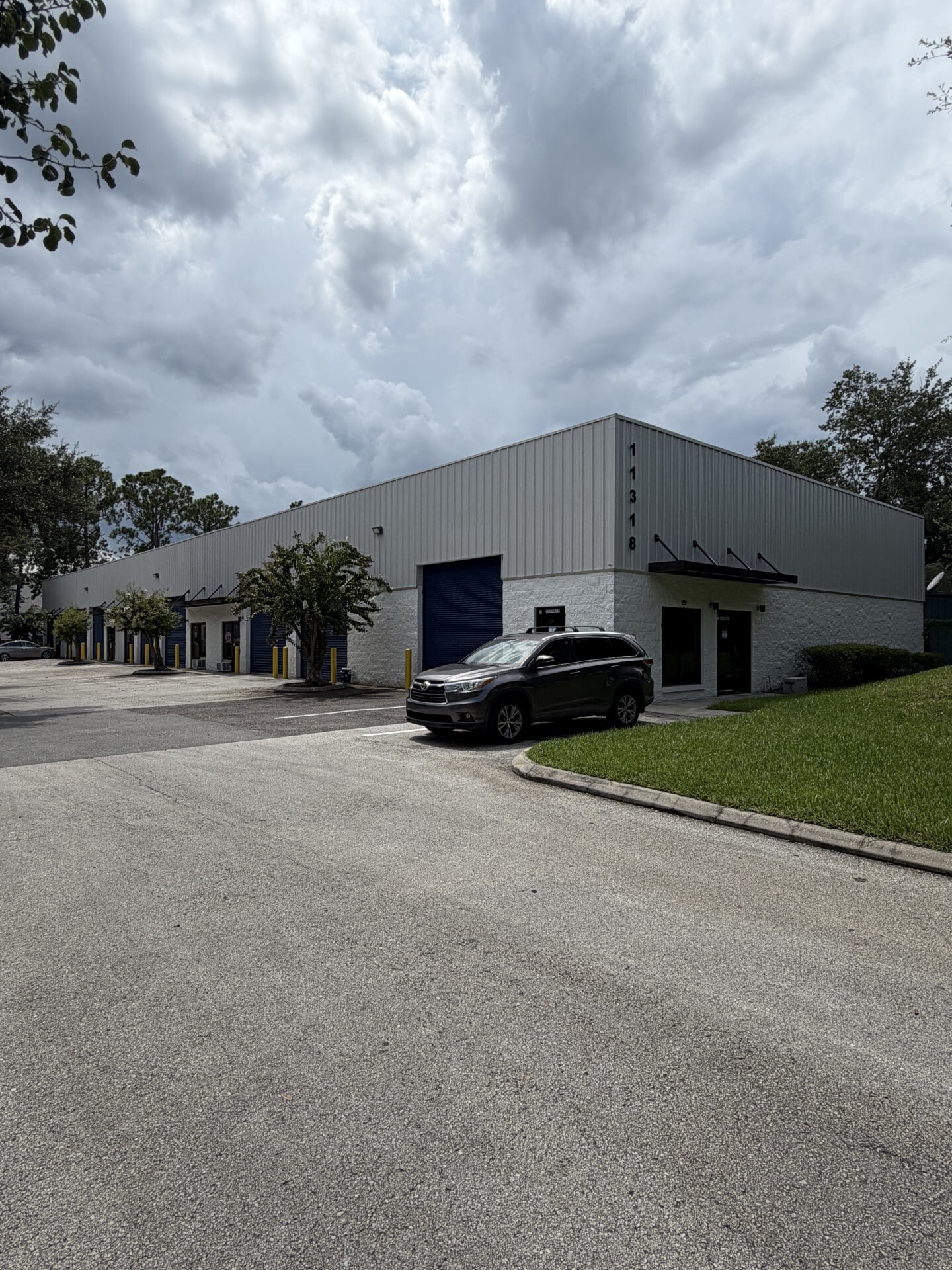 11318 Distribution Ave W, Jacksonville, FL à louer Photo du bâtiment- Image 1 de 2