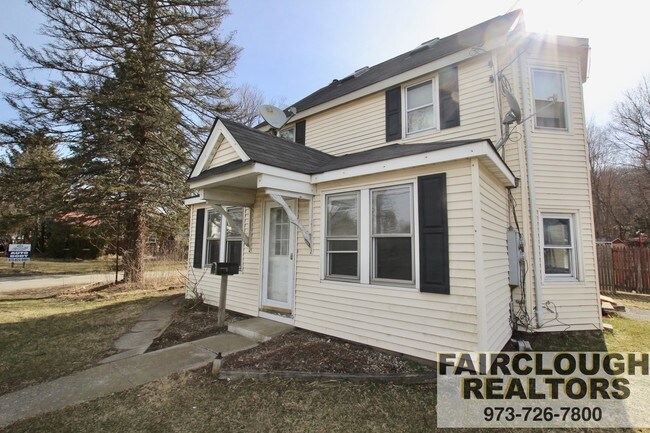 More details for 23 Main St, Ogdensburg, NJ - Multifamily for Sale