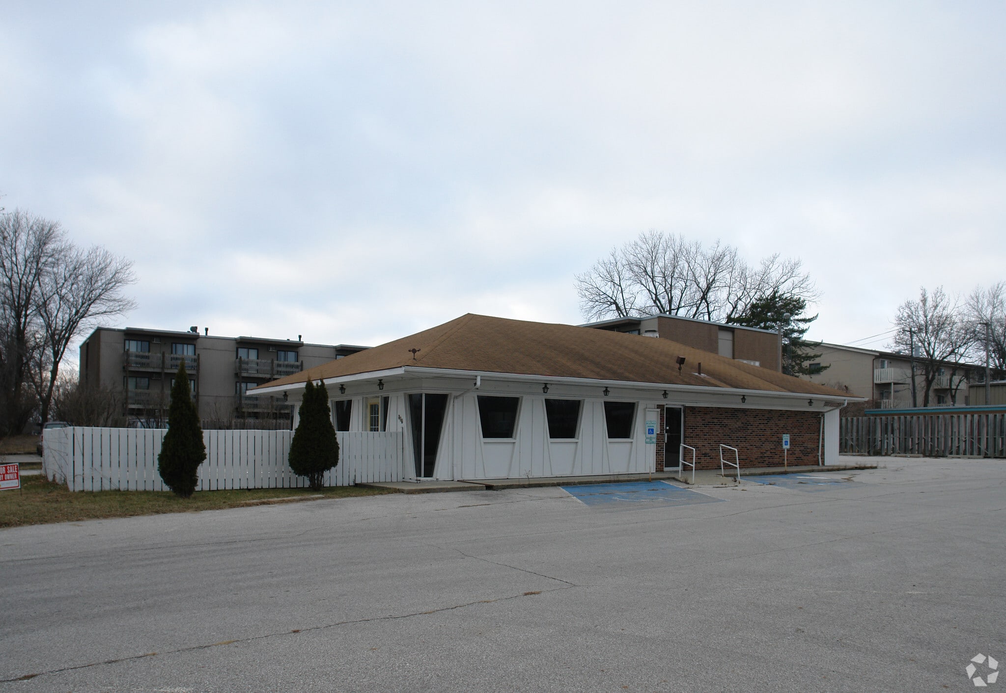 127 Dotson Dr, Ames, IA for lease Primary Photo- Image 1 of 8