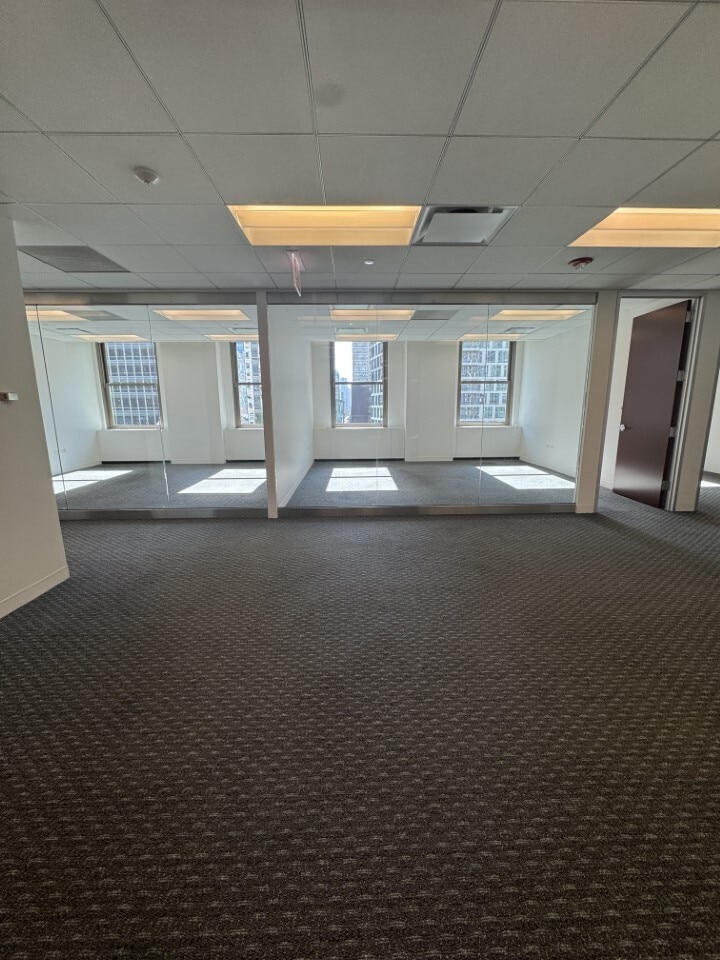 400 N Michigan Ave, Chicago, IL for lease Interior Photo- Image 1 of 4