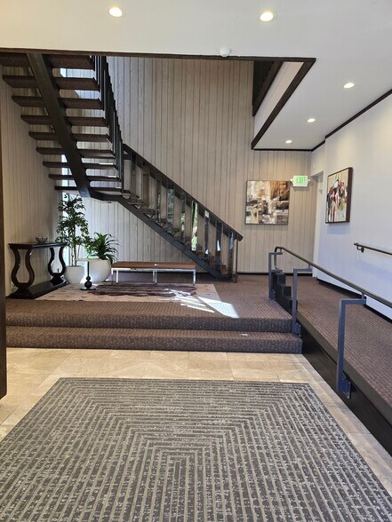 1501 N Broadway, Walnut Creek, CA à louer - Photo du bâtiment - Image 2 de 7