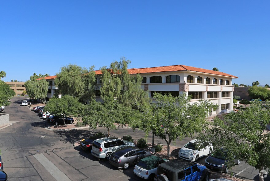 8767 E Via de Ventura, Scottsdale, AZ à louer - Photo du bâtiment - Image 3 de 6