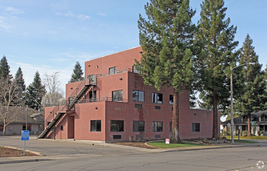 1510 Poole Blvd, Yuba City, CA à louer - Photo principale - Image 1 de 35
