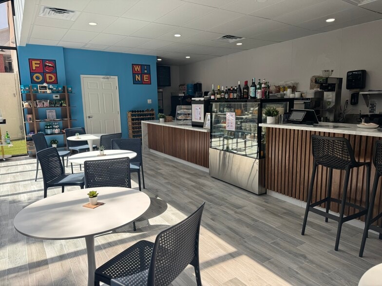 2000 Bering Dr, Houston, TX for lease - Building Photo - Image 3 of 25