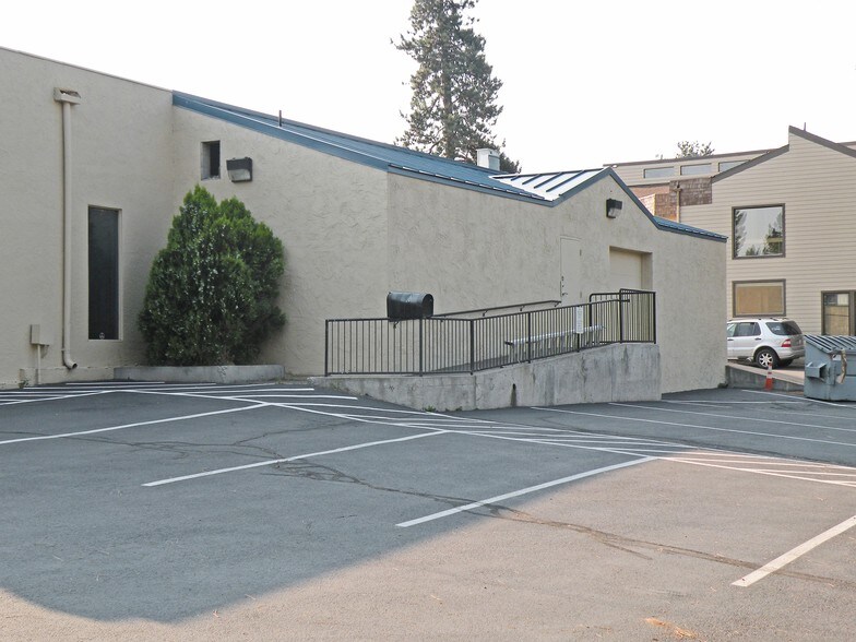 815 SE 3rd St, Bend, OR à vendre - Photo du bâtiment - Image 3 de 13
