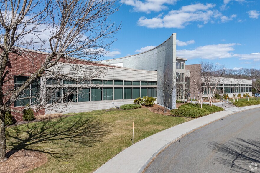 117 Kendrick St, Needham, MA à louer - Photo du bâtiment - Image 3 de 5