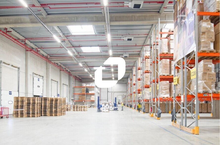 Industrial in Neuville-en-Ferrain for lease - Building Photo - Image 3 of 7