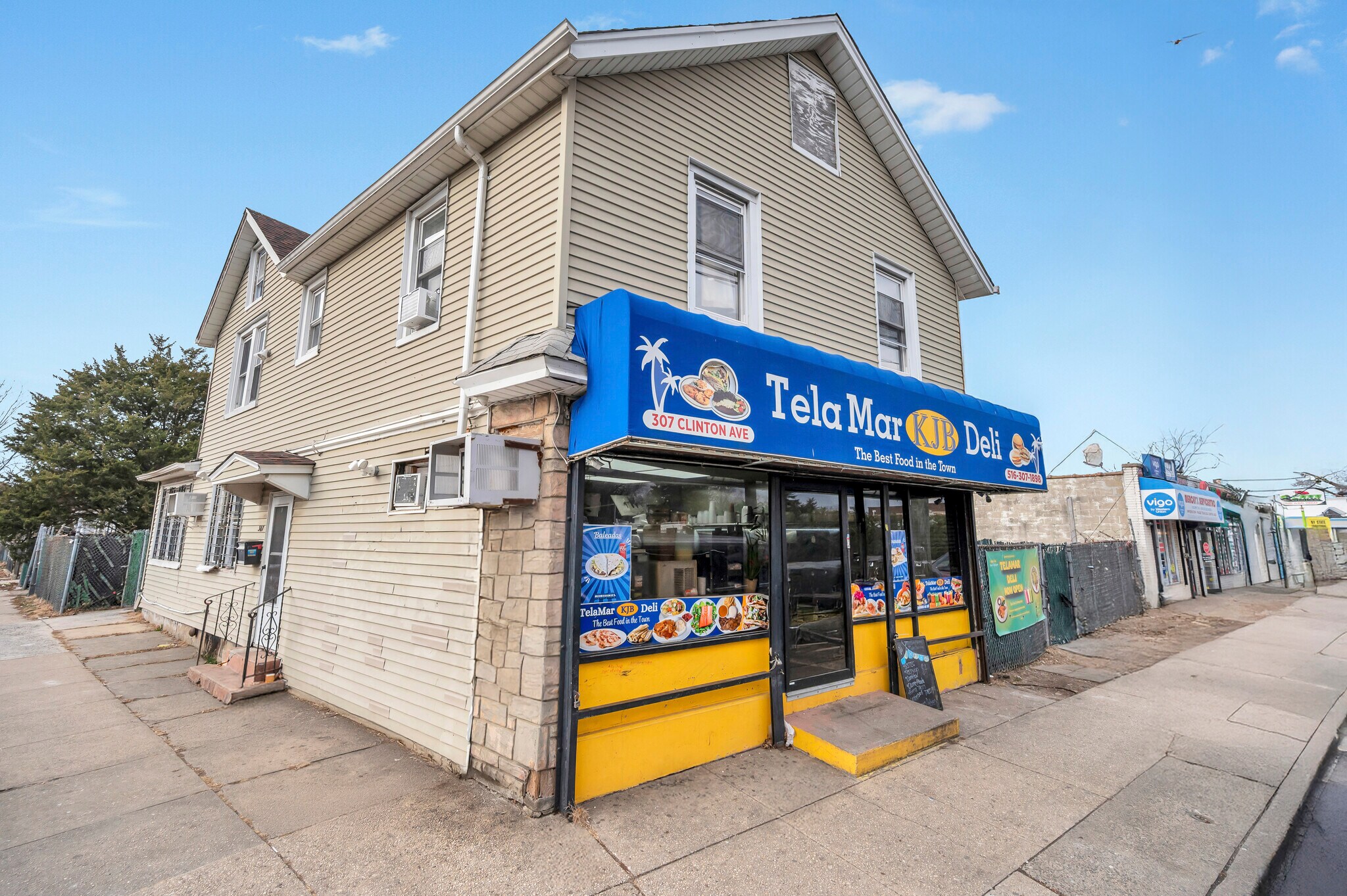 307 Clinton St, Hempstead, NY à vendre Photo principale- Image 1 de 27