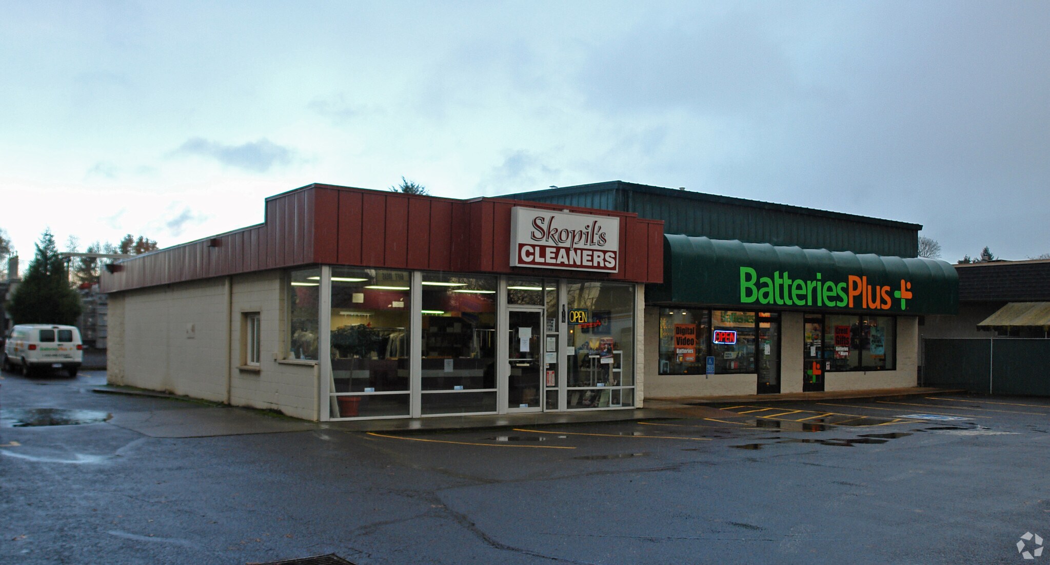 418-420 Coburg Rd, Eugene, OR à vendre Photo principale- Image 1 de 1