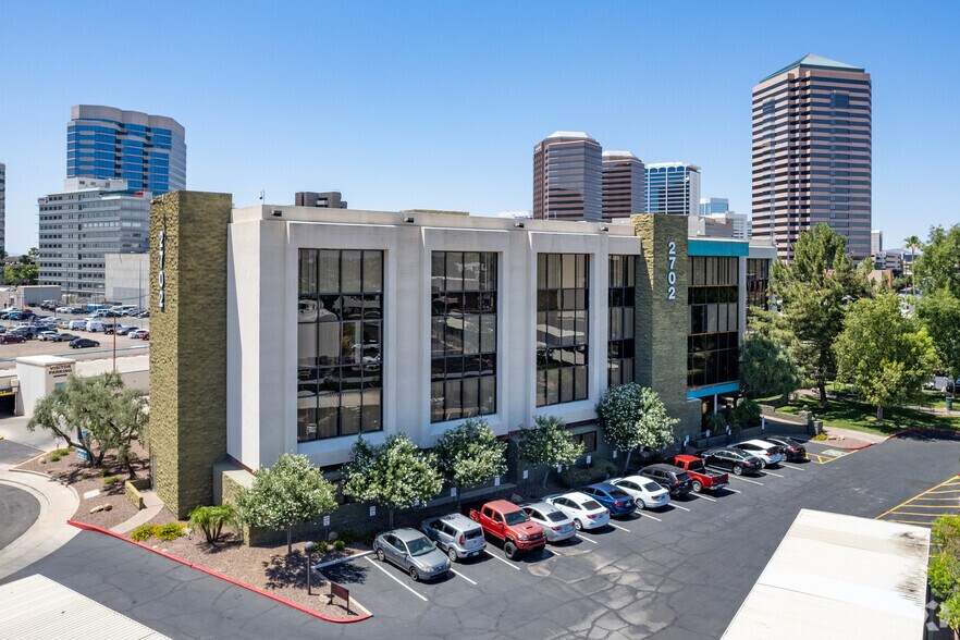 2702 N 3rd St, Phoenix, AZ à louer - Photo du bâtiment - Image 2 de 6