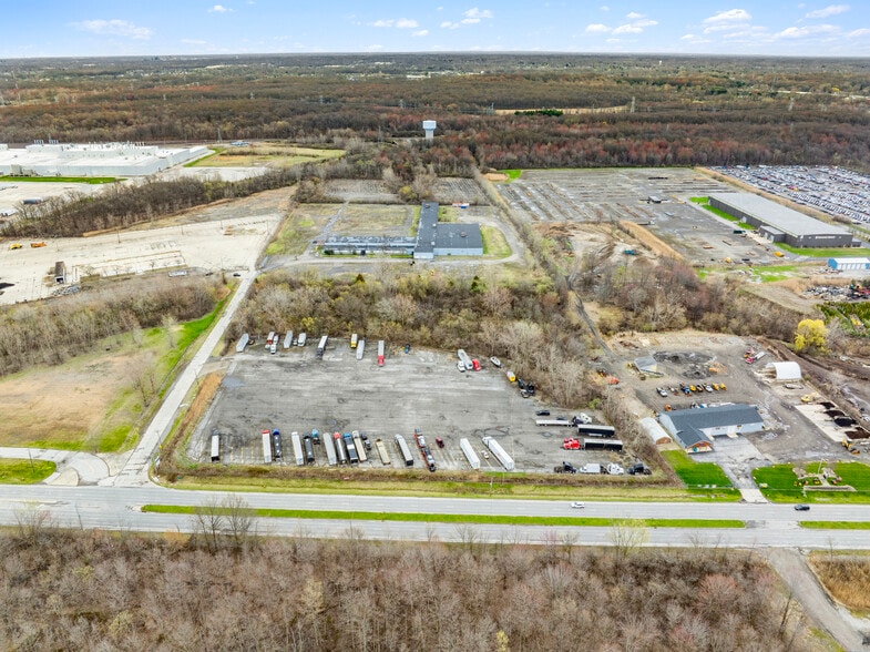 7451 Terminal Dr, Lorain, OH for lease - Building Photo - Image 2 of 4