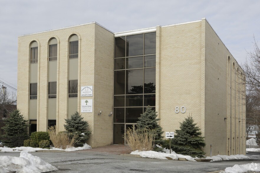 80 Pompton Ave, Verona, NJ à louer - Photo principale - Image 1 de 12