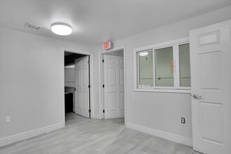 14080-14118 SW 139th Ct, Miami, FL for lease Interior Photo- Image 2 of 4