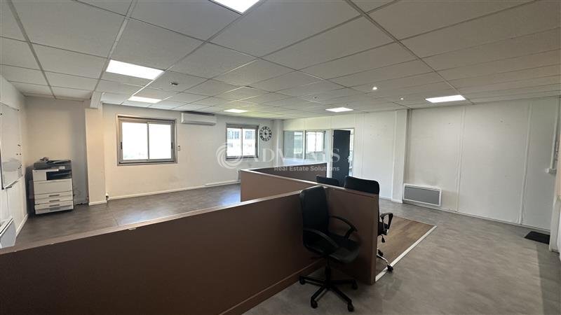 Bureau dans Neuilly-Plaisance à louer - Photo intérieure - Image 2 de 8