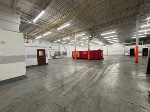 185 New Boston St, Woburn, MA à louer Photo intérieure- Image 2 de 18