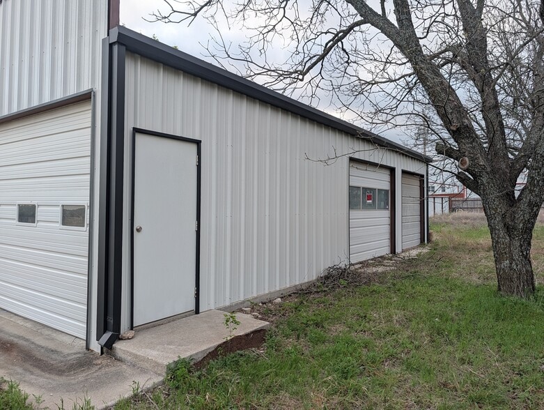18243 N Highway 6, Valley Mills, TX for sale - Building Photo - Image 3 of 6
