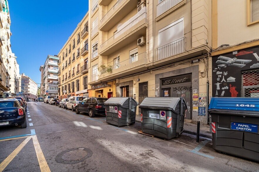 Commerce de détail dans Granada, Granada à vendre - Photo du bâtiment - Image 1 de 14
