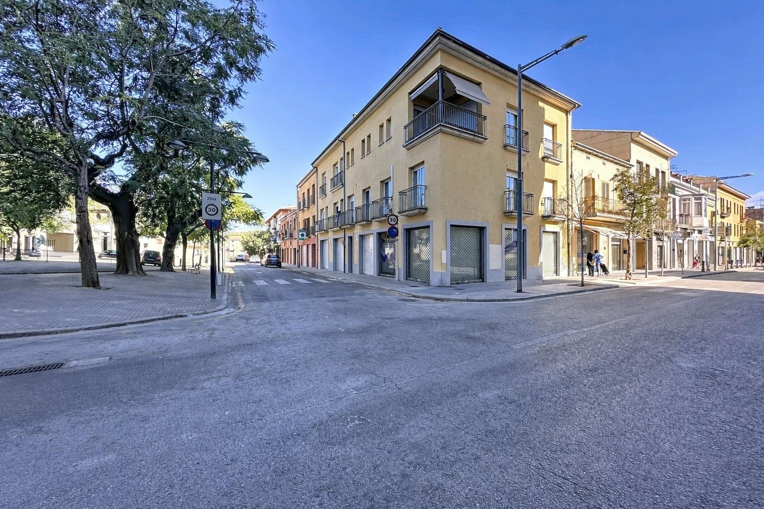 Multifamily in Salt, Gerona for sale Building Photo- Image 1 of 27