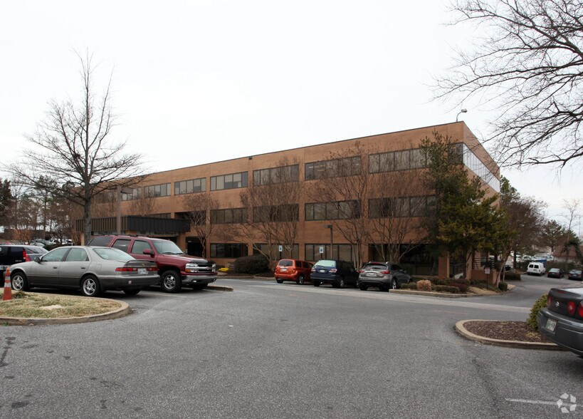 7655 Poplar Ave, Germantown, TN à louer - Photo du bâtiment - Image 2 de 2