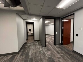 1100 E Riverside Dr, Eagle, ID à louer Photo intérieure- Image 2 de 7