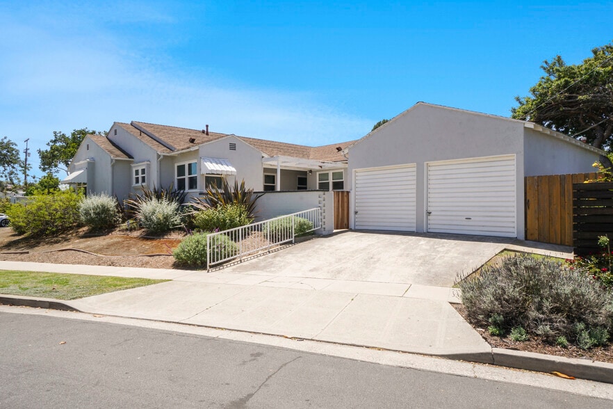 7803 Flight Ave, Los Angeles, CA for sale - Building Photo - Image 2 of 17