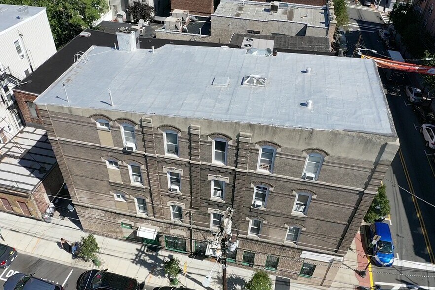 1701 New York Ave, Union City, NJ à vendre - Photo du bâtiment - Image 3 de 36