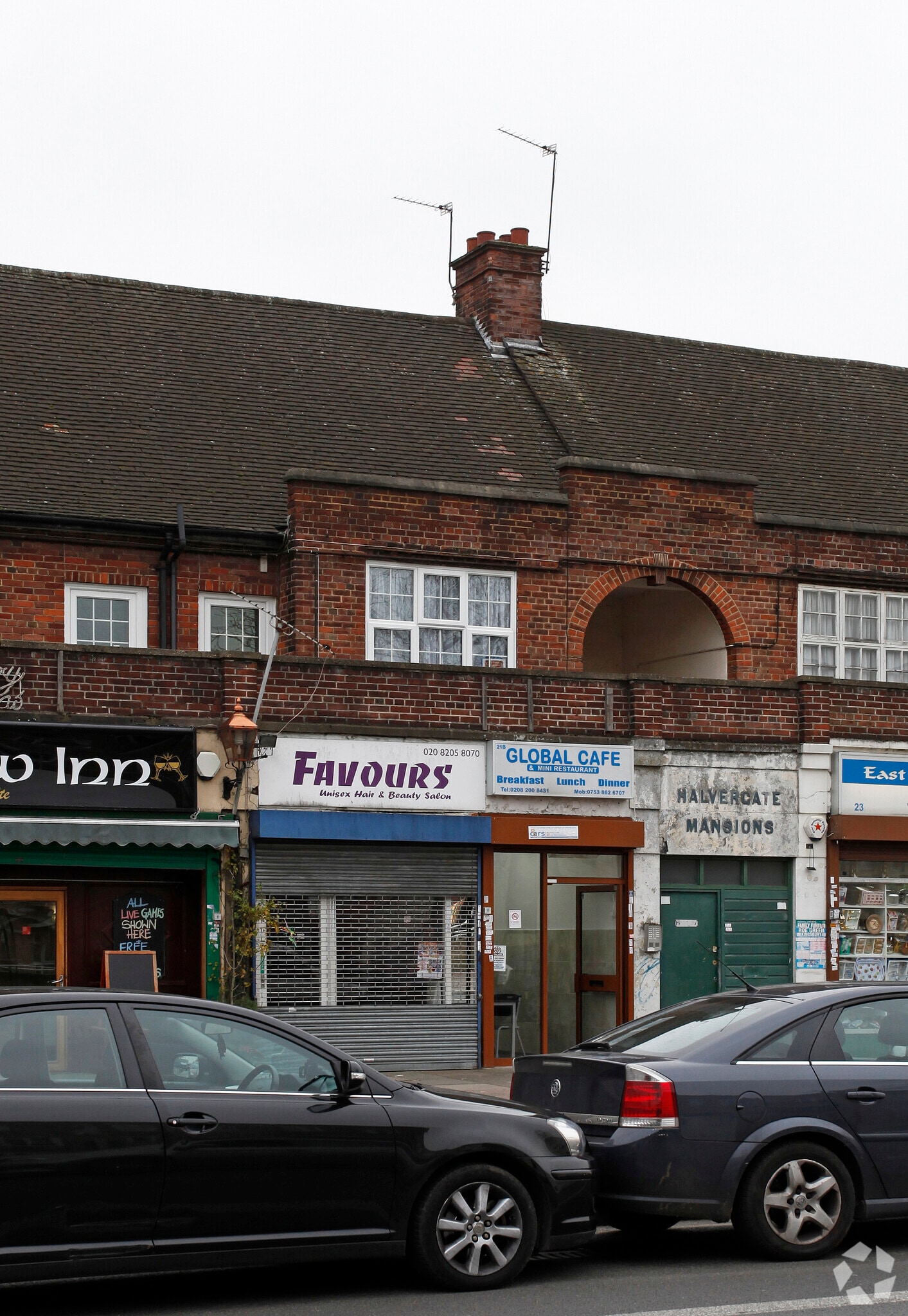 21B Burnt Oak Broa, Edgware for lease Primary Photo- Image 1 of 3
