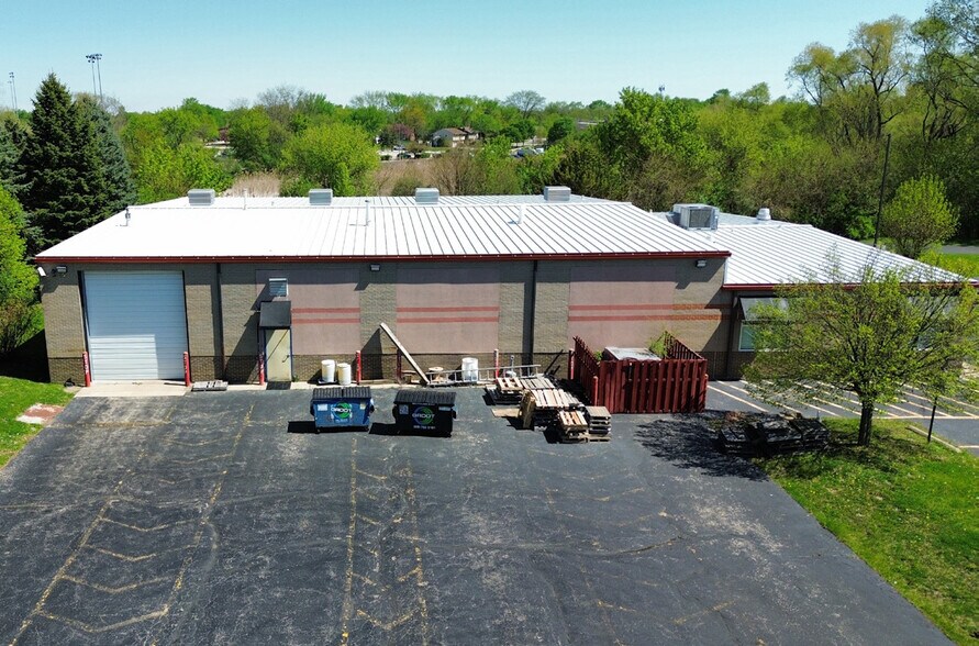 230 Roma Jean Pky, Streamwood, IL à vendre - Photo du bâtiment - Image 3 de 4