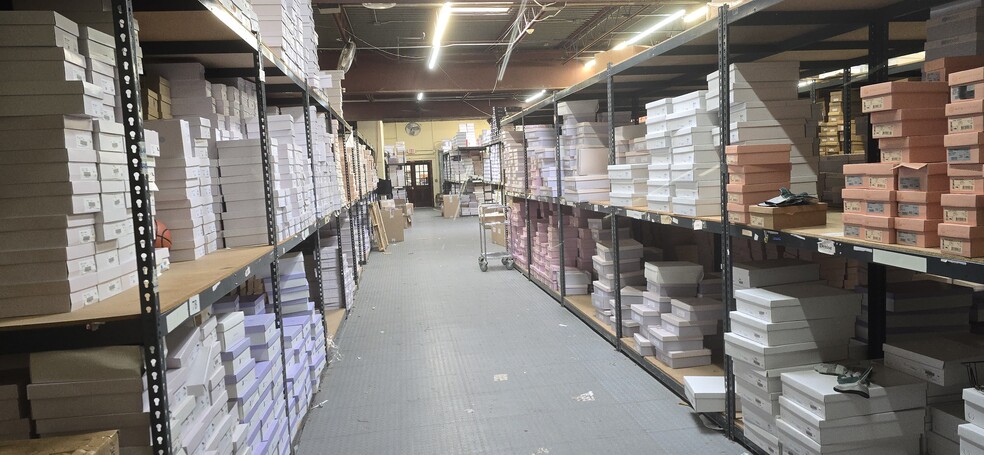 520 E 3rd St, Mount Vernon, NY for lease - Interior Photo - Image 2 of 8