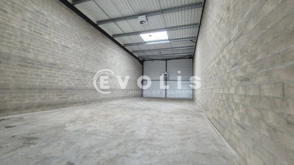Flex in Bussy-Saint-Georges for lease - Interior Photo - Image 3 of 6
