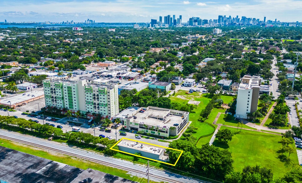 311 NW 72nd Ter, Miami, FL à vendre - Aérien - Image 1 de 1