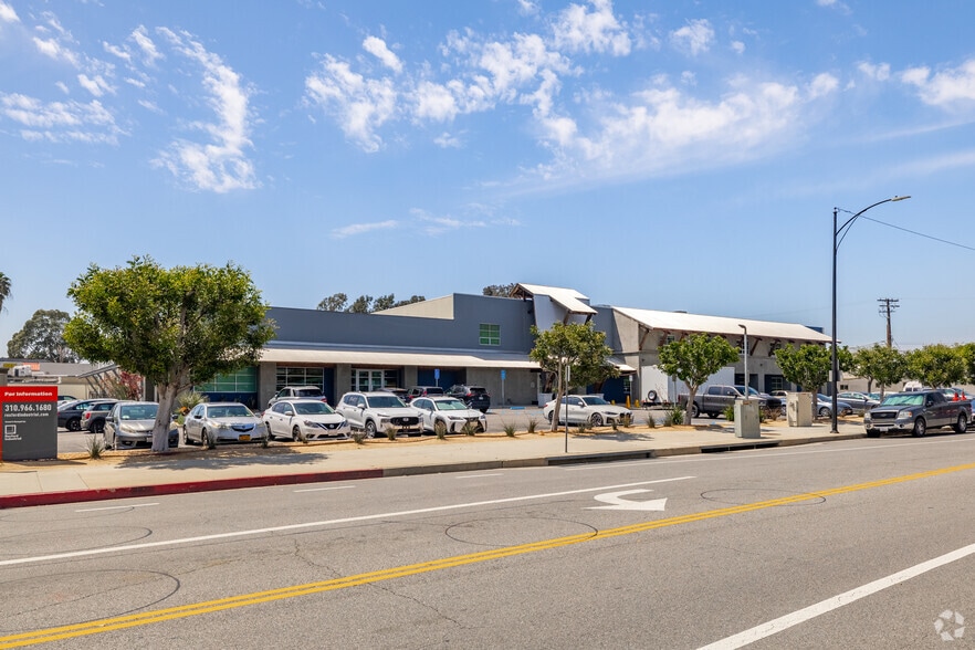 901 W Alameda Ave, Burbank, CA for lease - Building Photo - Image 2 of 10