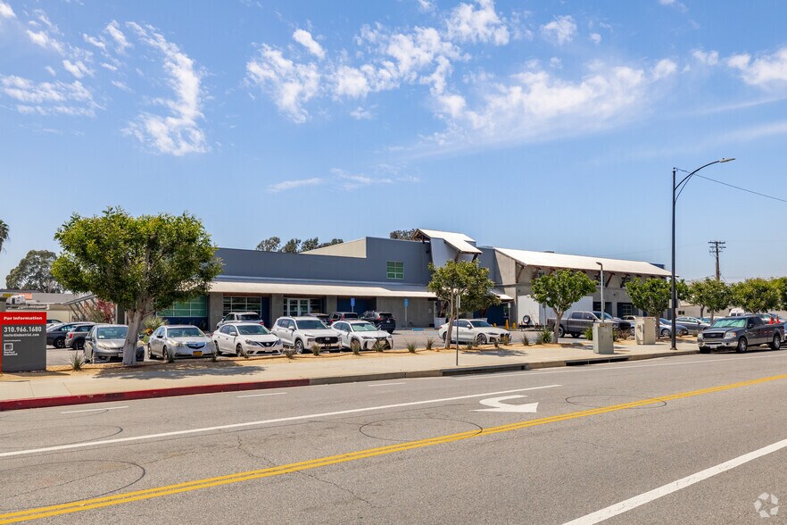 901 W Alameda Ave, Burbank, CA à louer - Photo du bâtiment - Image 2 de 13