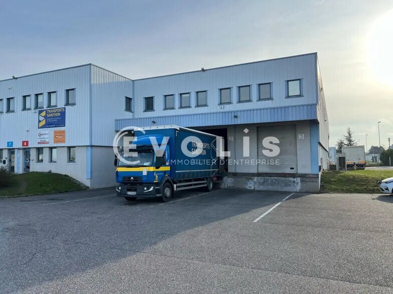 Office in Genas for lease - Building Photo - Image 3 of 6