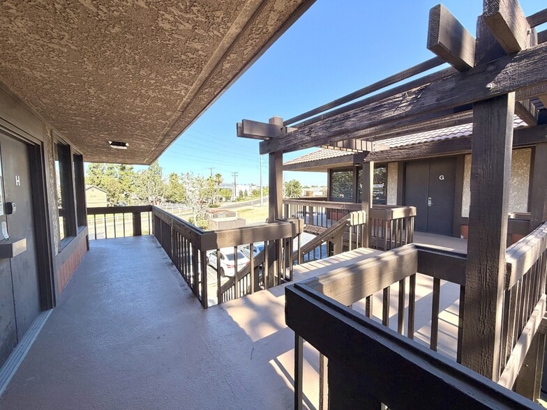 6650 Van Buren Blvd, Riverside, CA for lease - Building Photo - Image 2 of 6