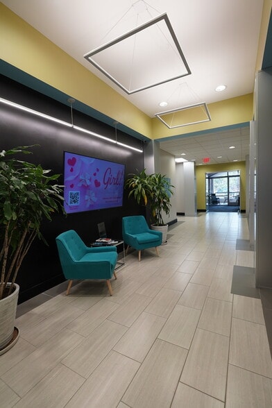 11550 Common Oaks Dr, Raleigh, NC for lease - Building Photo - Image 2 of 35