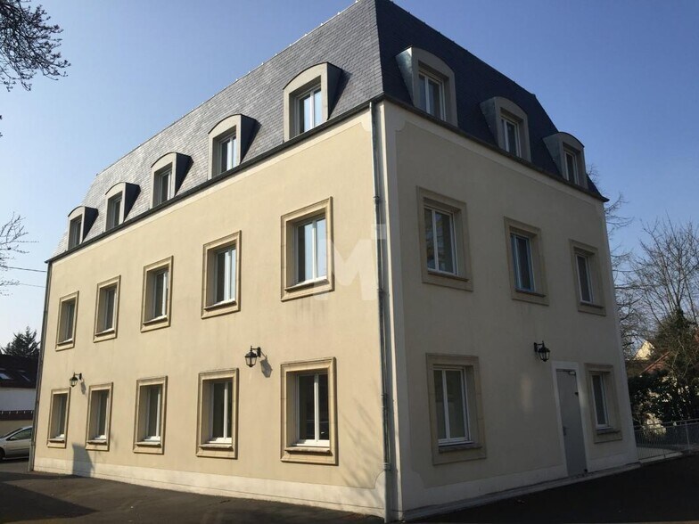 Bureau dans Dammarie-les-Lys à louer - Photo du bâtiment - Image 2 de 6