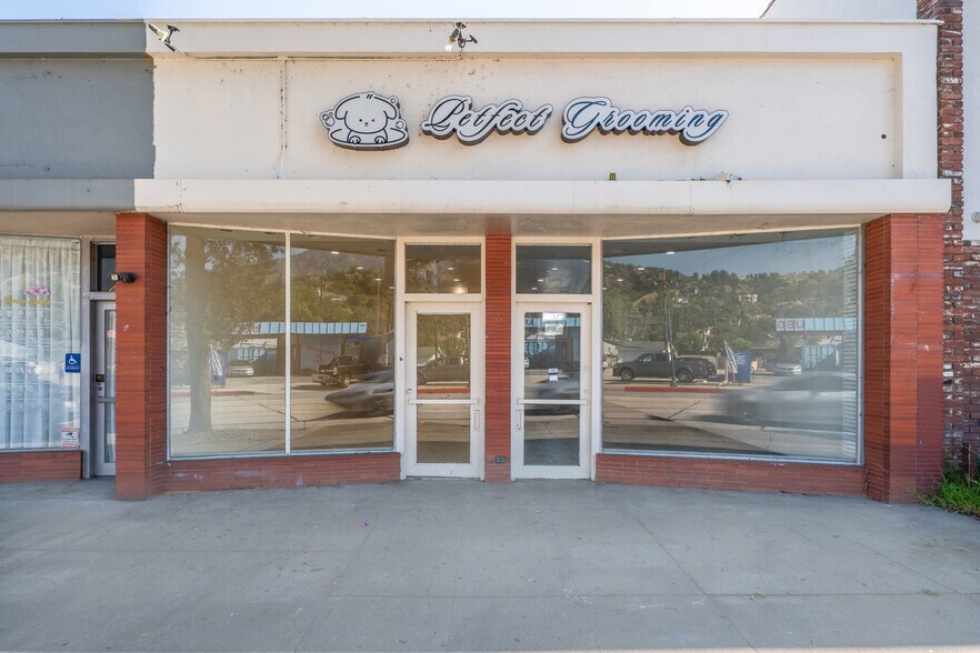 340-344 E Foothill Blvd, Arcadia, CA à vendre - Photo du bâtiment - Image 2 de 32