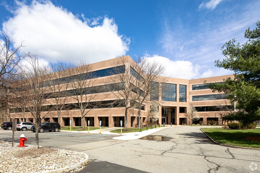 100 Campus Dr, Florham Park, NJ à louer - Photo du bâtiment - Image 3 de 9