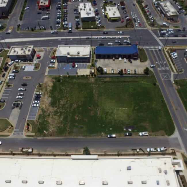 620 15th St E, Tuscaloosa, AL à vendre Photo principale- Image 1 de 2