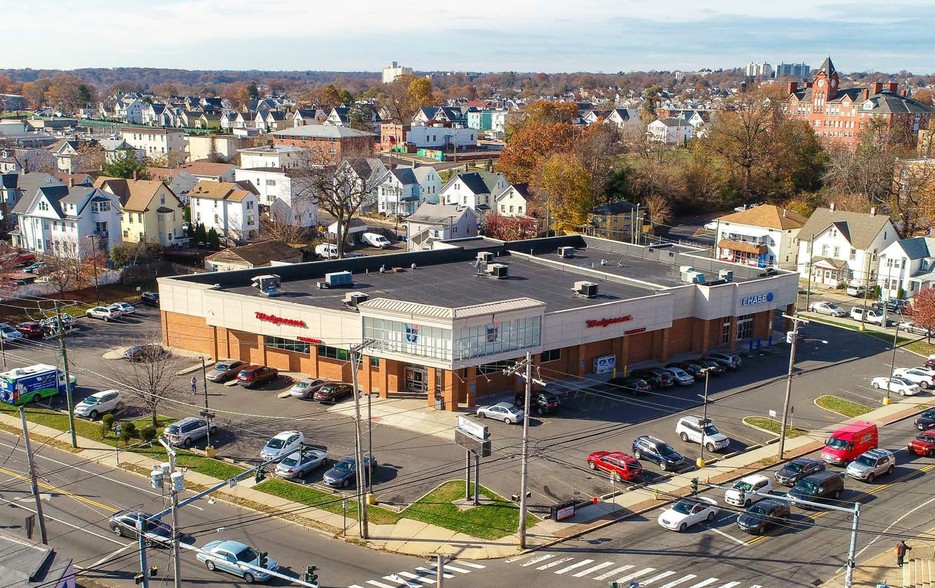 960 North Ave, Bridgeport, CT à vendre - Photo du bâtiment - Image 1 de 1