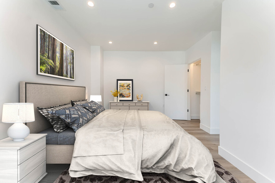 21719 Hart St, Canoga Park, CA for sale - Building Photo - Image 3 of 87