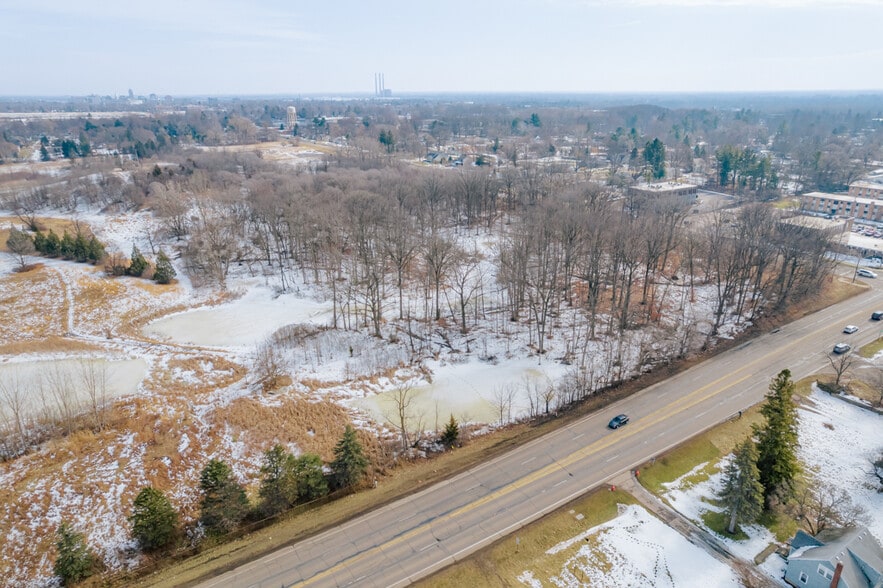 W Michigan Avenue Ave, Lansing, MI for sale - Aerial - Image 2 of 17