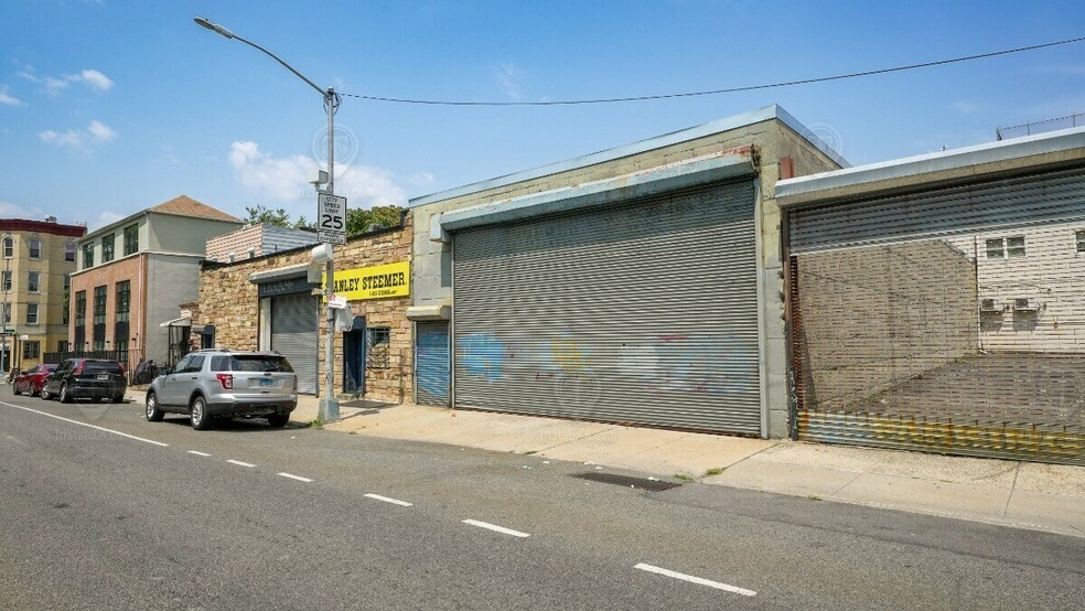 439 20th St, Brooklyn, NY for lease - Building Photo - Image 2 of 4