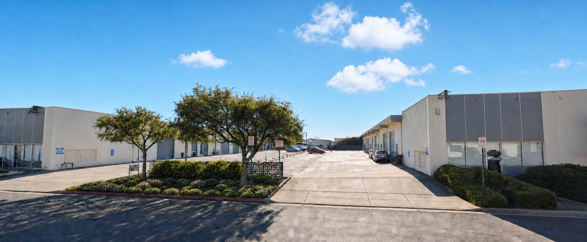 2214-2254 American Avenue, Hayward, CA portefeuille de 2 propriétés à vendre sur LoopNet.ca Photo du bâtiment- Image 1 de 4