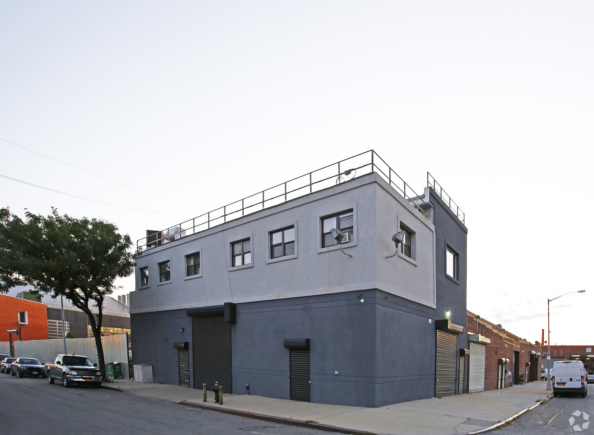 341 Calyer St, Brooklyn, NY à vendre Photo principale- Image 1 de 1