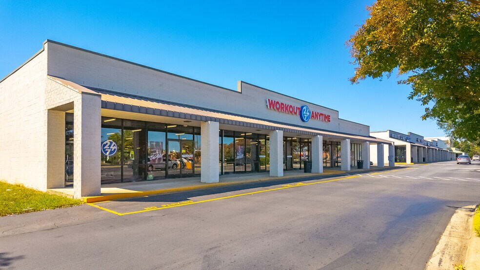 1537 Freeway Dr, Reidsville, NC à louer - Photo du bâtiment - Image 3 de 7